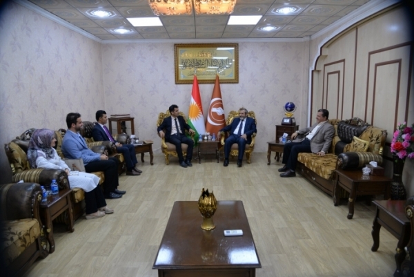 Secretary-General of the KIU receives a delegation of the Kurdistan Student Development Organization