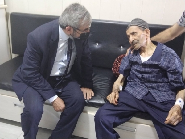الأمين العام للاتحاد الإسلامي الكردستاني يزور الحاج حمه توفيق