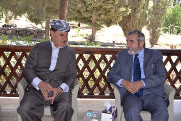 الأمين العام للاتحاد الإسلامي الكردستاني يزور رئيس عشيرة شرفاني