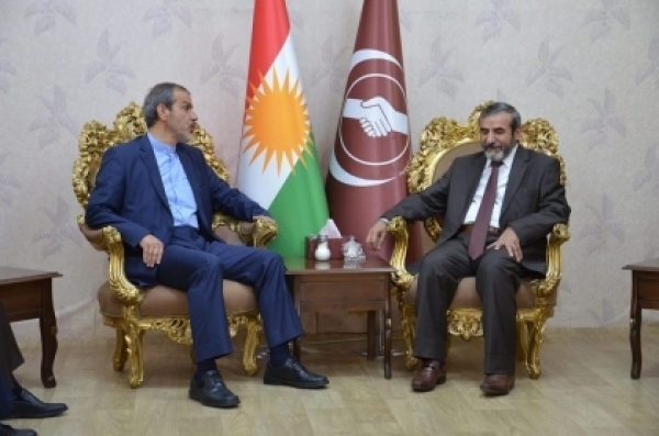 Secretary-General of the Islamic Union of Kurdistan KIU receives the former Consul of the Islamic Republic of Iran