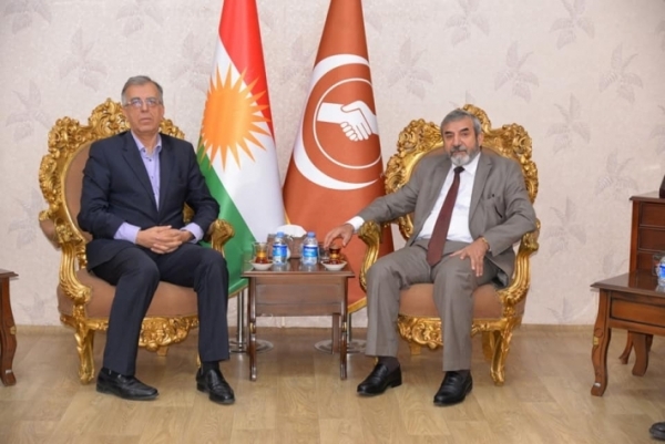Secretary-General of the KIU receives a delegation from the Kurdistan Communist Party