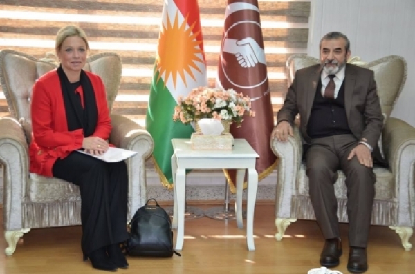 بالصور.. الأمين العام للاتحاد الإسلامي الكردستاني يستقبل ممثلة الأمم المتحدة في العراق