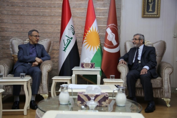 الأمين العام للاتحاد الإسلامي الكردستاني يستقبل القنصل الإيراني في مدينة السليمانية