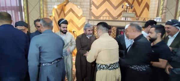الأمين العام للاتحاد الإسلامي الكردستاني يؤدي صلاة العيد